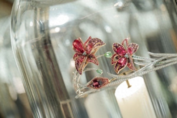 有一种珠宝的光彩，叫做生如夏花之绚烂(图6)