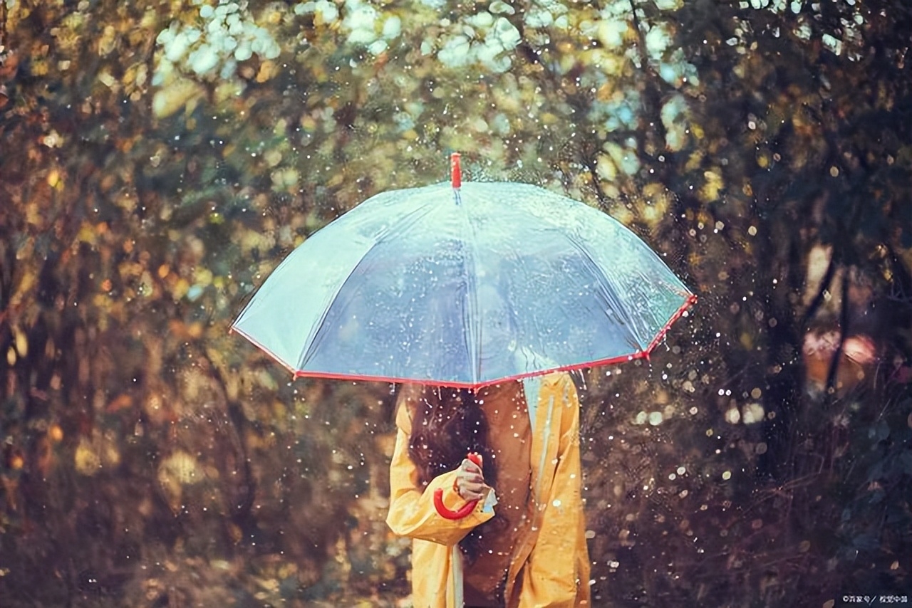 关于下雨天的心情经典句子_下雨心情感慨文案(图2)