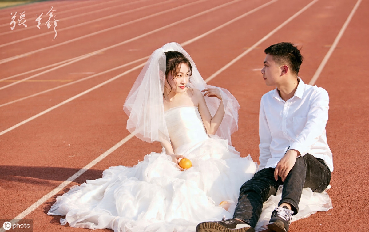 打动女人的情话短句，甜蜜撩心，听一句就沦陷(图4)