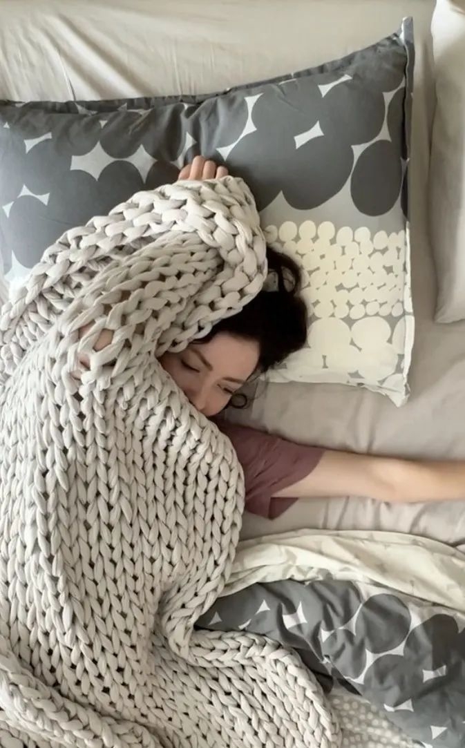 “bed rotting”在外网爆火,上亿人沉迷摆烂视频,但……(图3) “bed rotting”在外网爆火,上亿人沉迷摆烂视频,但……(图3)