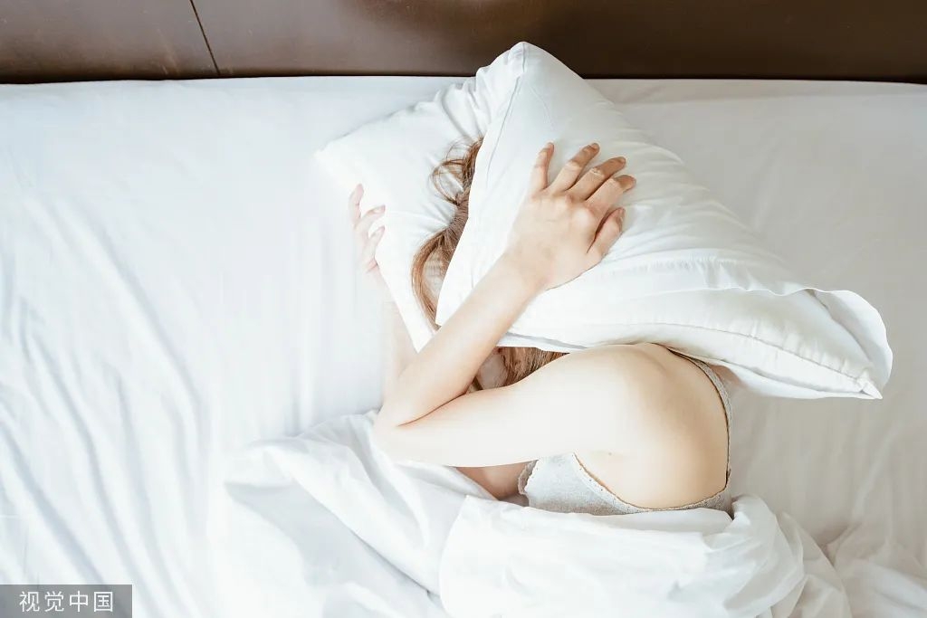 “bed rotting”在外网爆火,上亿人沉迷摆烂视频,但……(图9) “bed rotting”在外网爆火,上亿人沉迷摆烂视频,但……(图9)