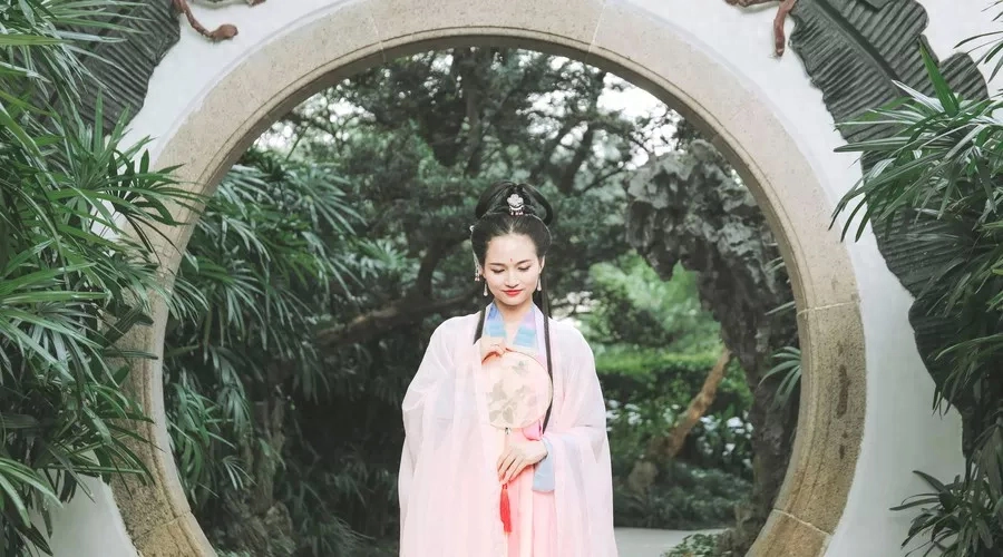 20首相思诗词：人道海水深，不抵相思半(图2)