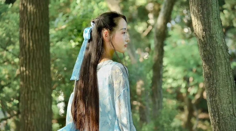 20首相思诗词：人道海水深，不抵相思半(图3)