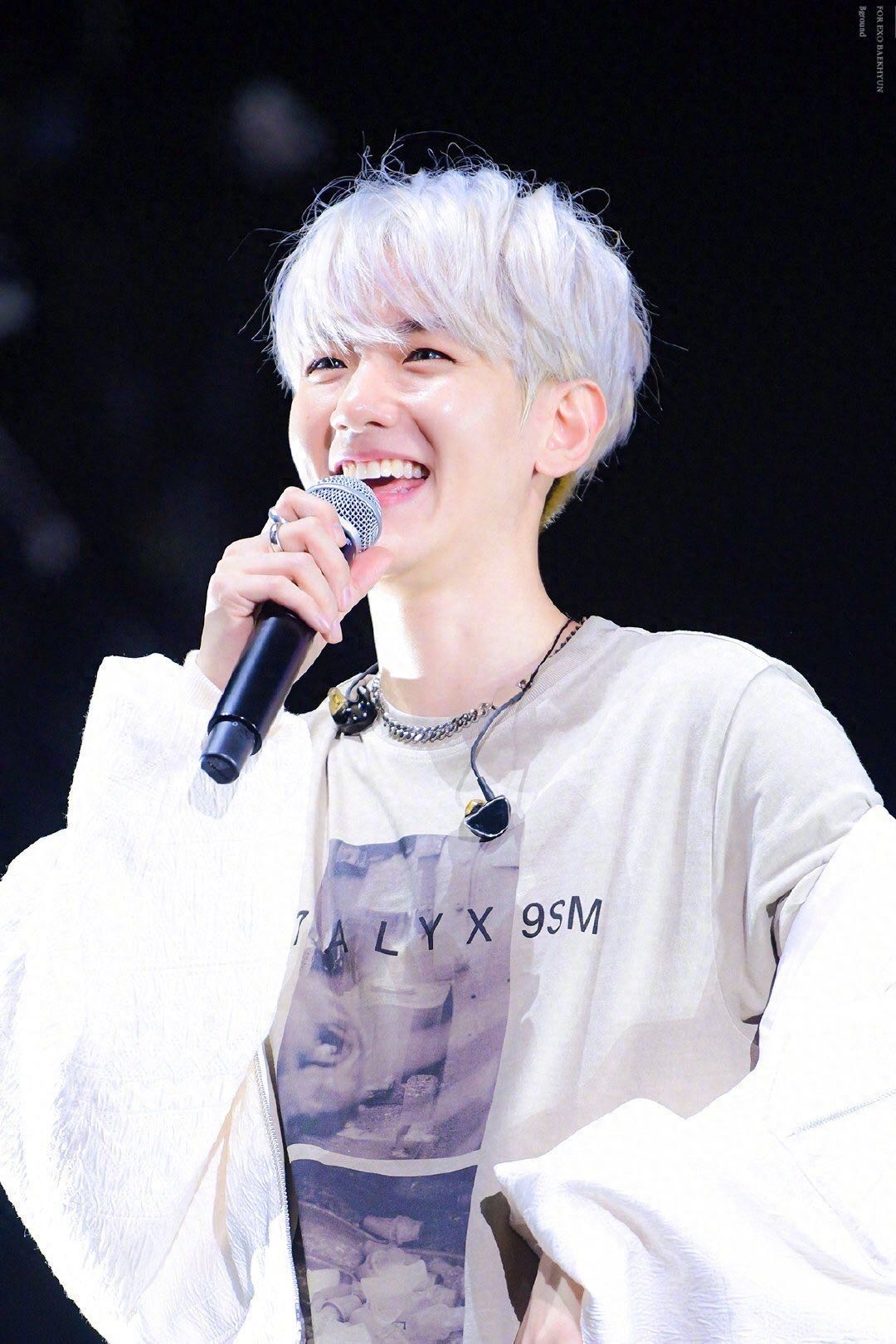 BLACKPINK望尘莫及，边伯贤全开麦连唱四首，演唱实力强(图4)