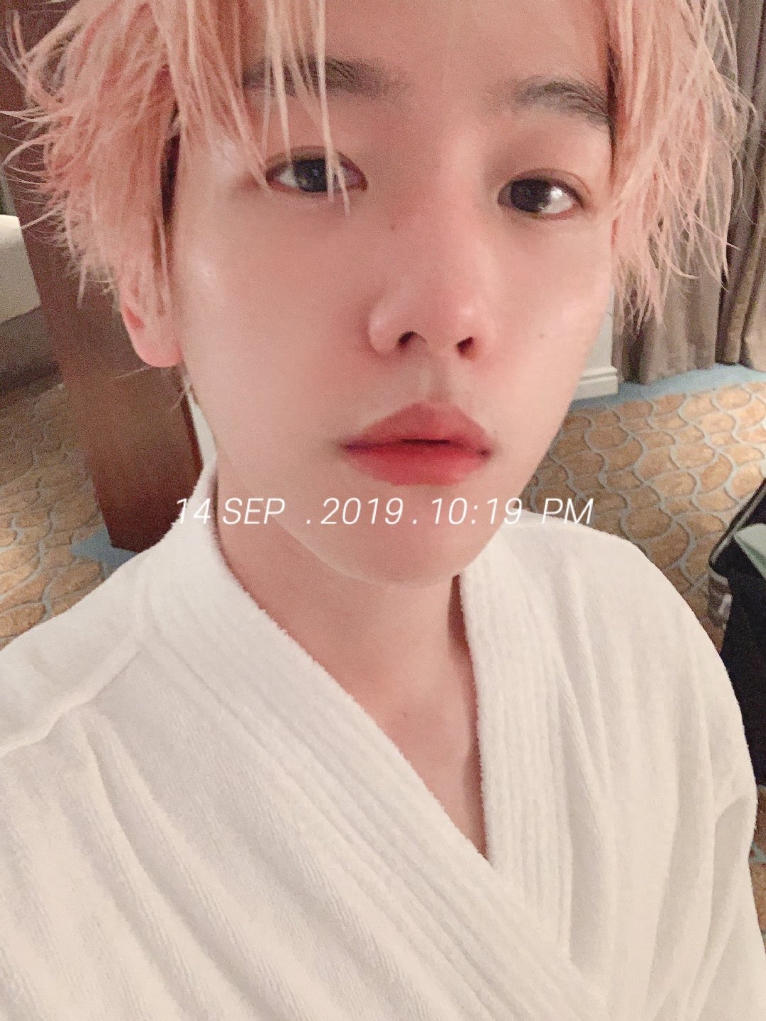 边伯贤深夜发文感慨,最近行程变多,疑似即将入伍(图10) 边伯贤深夜发文感慨,最近行程变多,疑似即将入伍(图10)