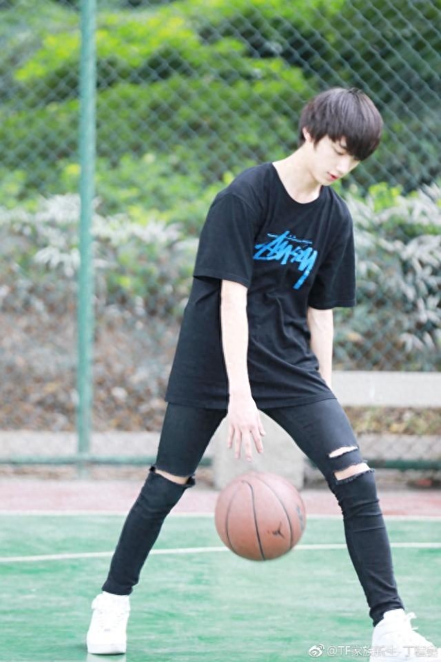 了解纯正养成系丁程鑫（望时代峰峻做人）(图46)