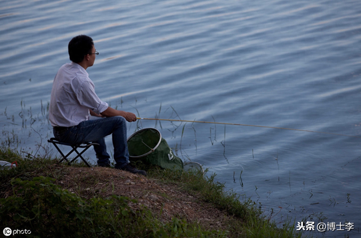 钓鱼如人生如钓鱼，钓鱼与人生情理相通，句句话深得人心(图1)