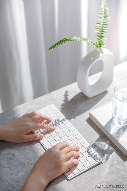 打工人文案经典语录，工作心态正能量，工作忙碌充实幽默句子(图2)