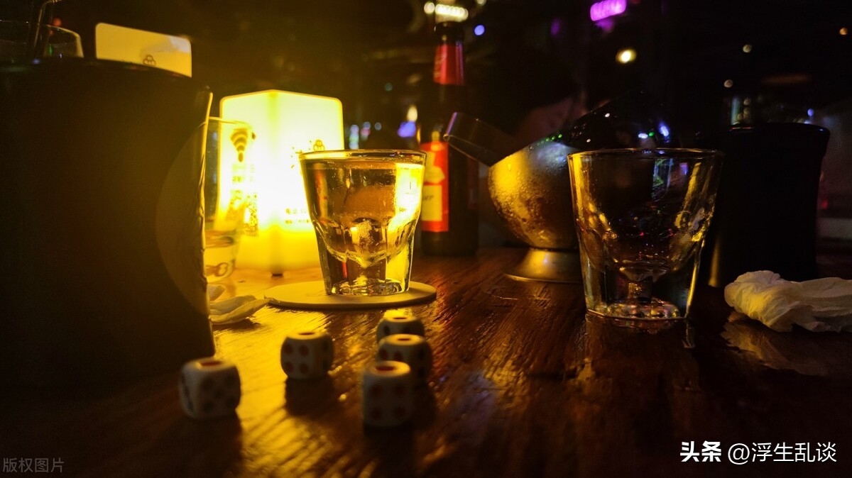 高级小众的微醺酒文案，句句醉人(图4)