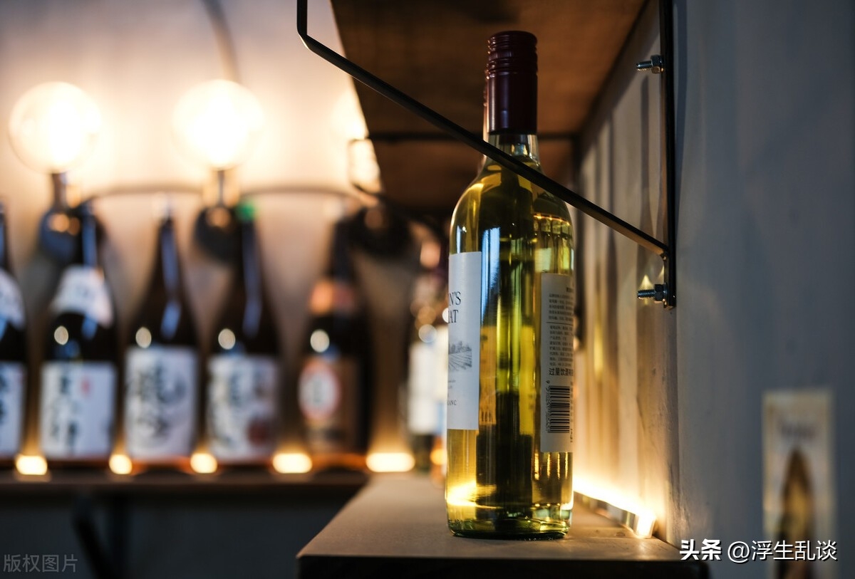 高级小众的微醺酒文案，句句醉人(图7)