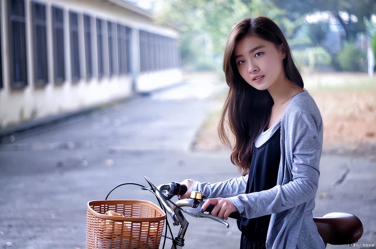 独特女人气质文案（女人励志正能量文案句子）(图4)