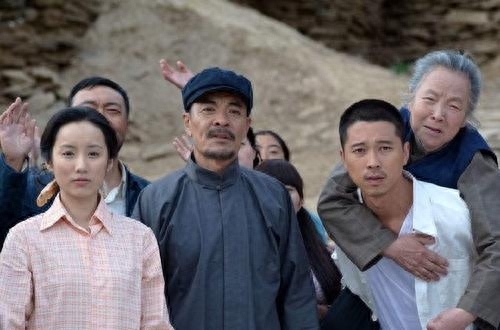 《平凡的世界》20句经典语录：我们生而平凡，但注定人生不平凡(图5)