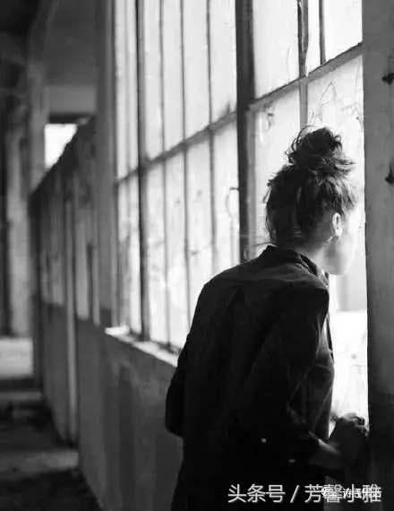 9句经典情话短句，字字句句凄美戳心(图1)