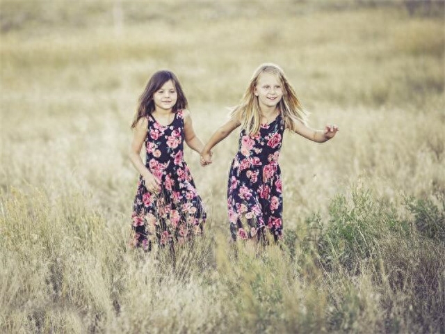 朋友圈发闺蜜合照怎么说 晒姐妹照片的说说句子(图1)