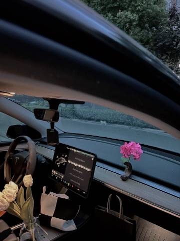 伤感简短的句子,入骨扎心,让人哭红了眼!(图7) 伤感简短的句子,入骨扎心,让人哭红了眼!(图7)