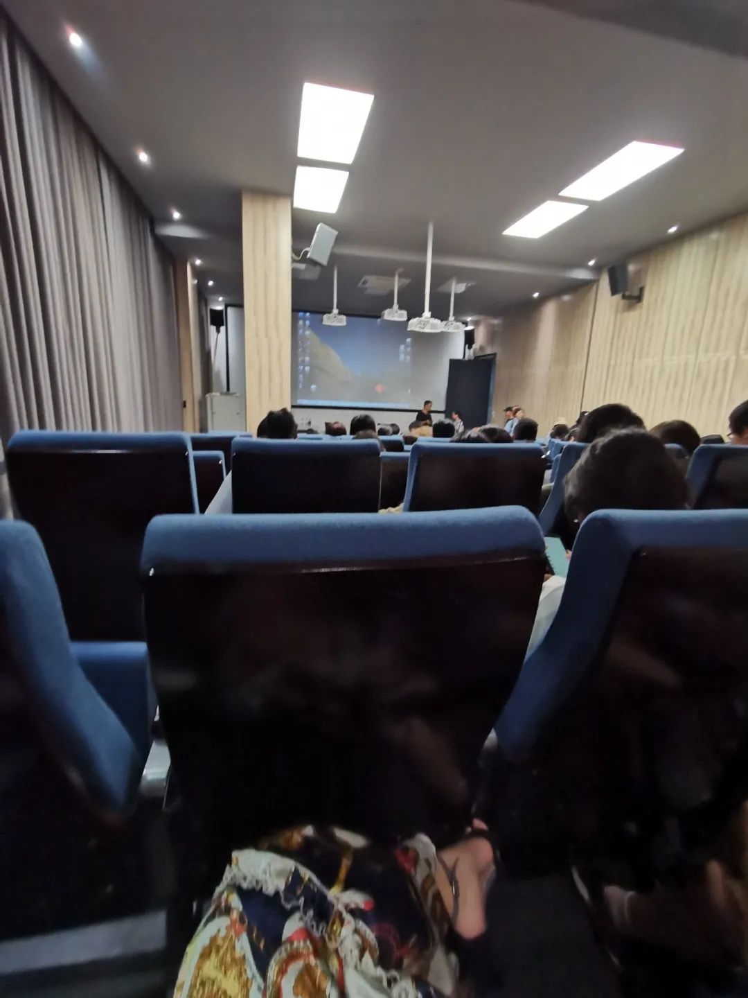 为什么广州美术学院满满的“铜臭味”？因为它真的很强(图5)