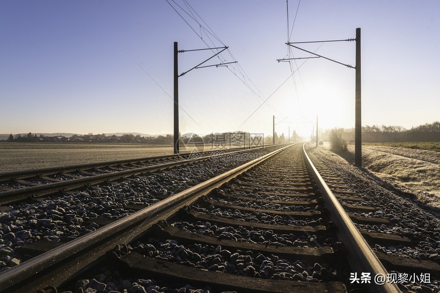 干净温柔而有力量的高级短句(图2)