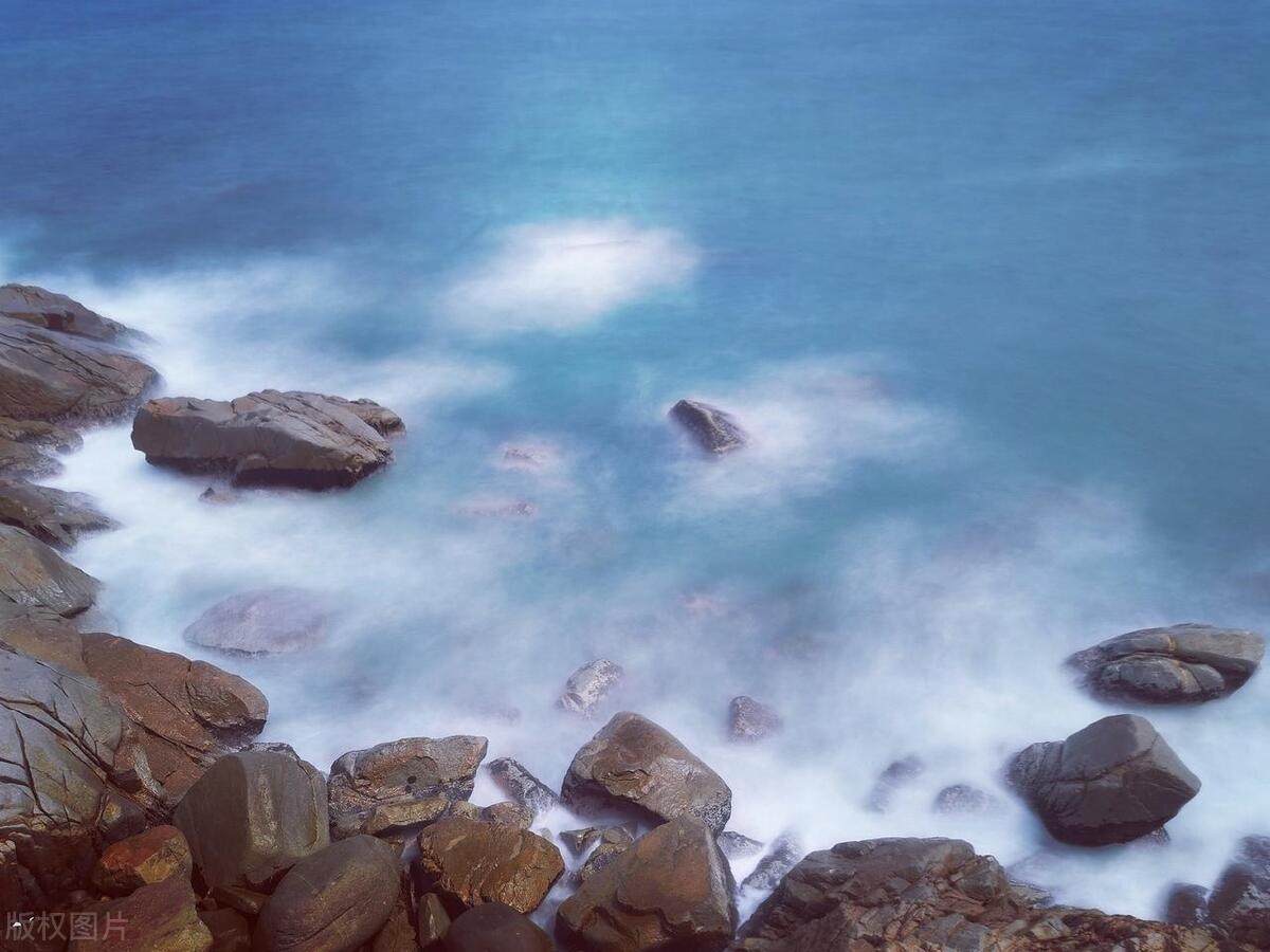 一句话情有独钟的唯美句子，甜蜜暖心，深情撩人(图1)