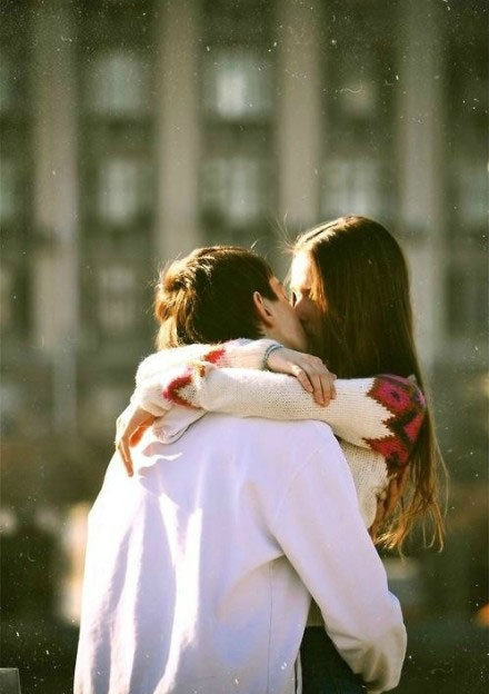 爱你很多，却只能留在心底，关于爱情的句子，句句虐心！(图7)