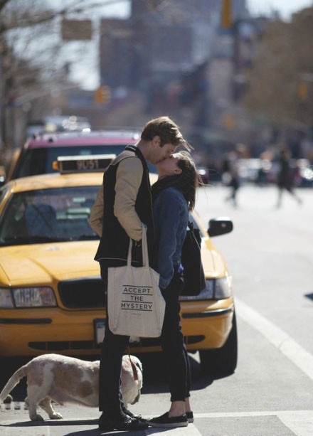 爱你很多，却只能留在心底，关于爱情的句子，句句虐心！(图9)