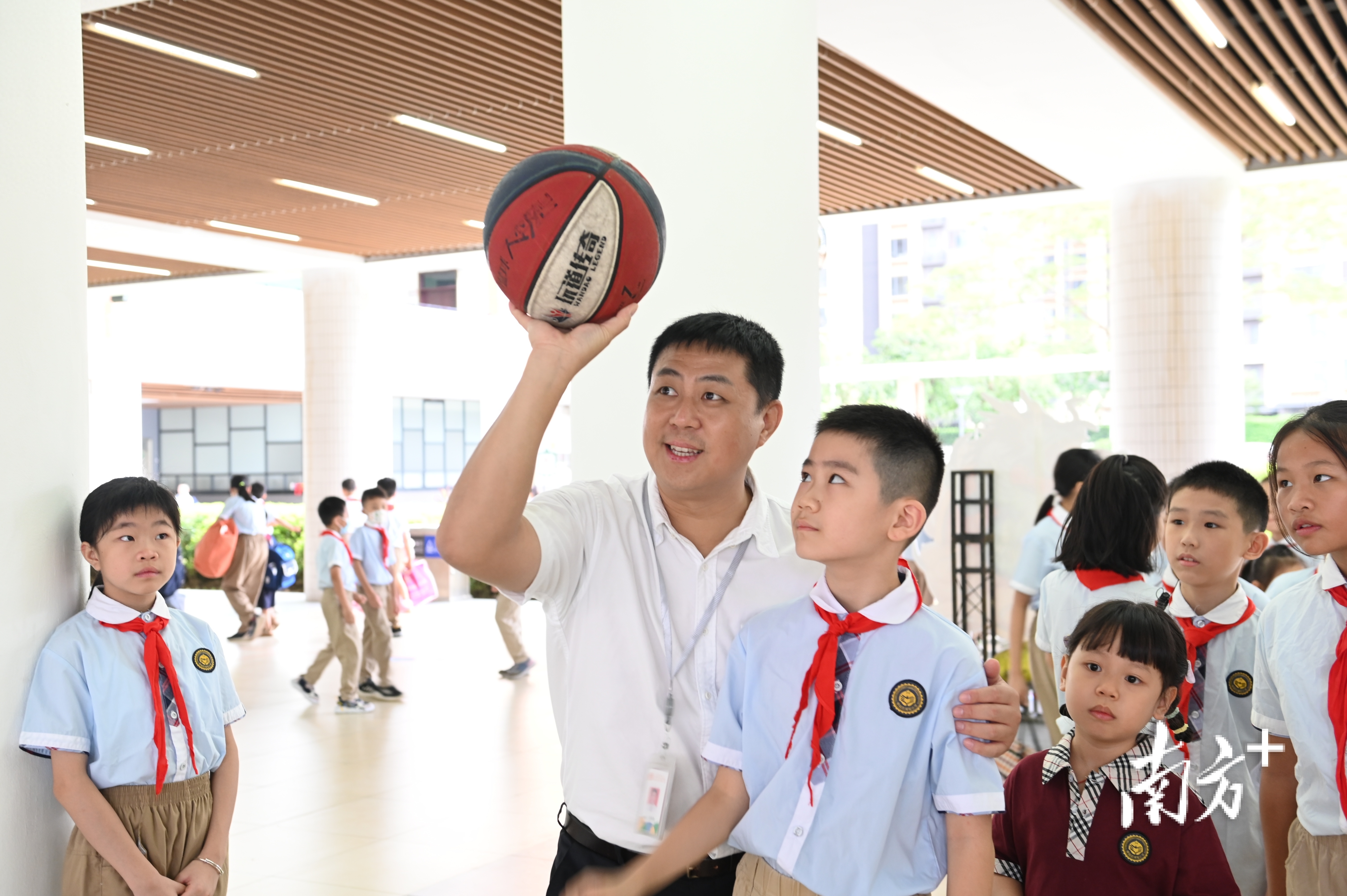 多图｜开学首日，禅城校园里的律动、书香、诗歌与远方(图11)