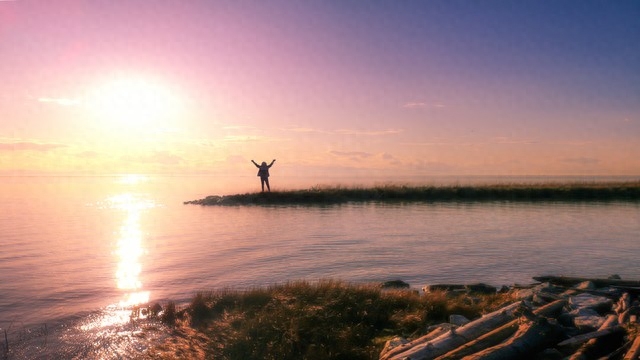 失去了太阳后还会有月亮，不管怎样，照进谷底的那束光都称为救赎(图4)