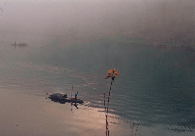 失去了太阳后还会有月亮，不管怎样，照进谷底的那束光都称为救赎(图6)