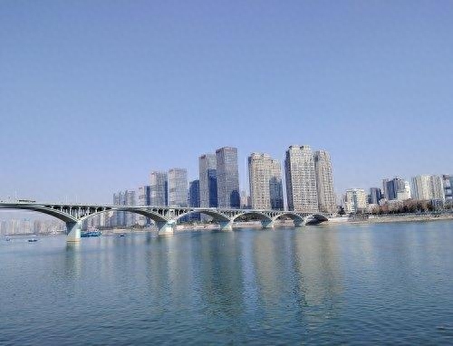 80句各种打工人相关的励志句子，值得人们使用。(图1)