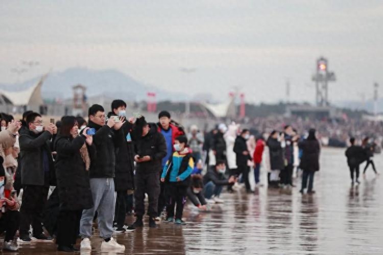 最美的海上日出!刚刚,日照迎来2022年第一缕曙光(图13) 最美的海上日出!刚刚,日照迎来2022年第一缕曙光(图13)