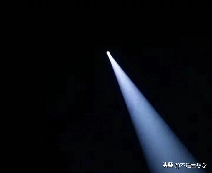 摘抄写激励你逆光前行的励志句子吧(图2)