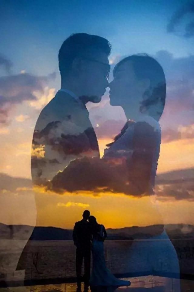 暮雪白头，爱意深沉(图1)