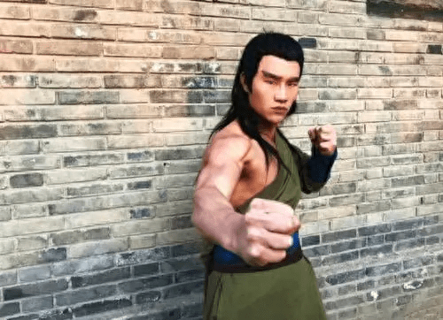 谢孟伟扮演关羽造型，却惨遭网友吐槽“史上最丑”，气质差多了(图12)