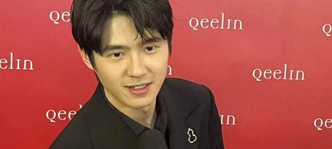 流量小生刘昊然疑似耍大牌，面朝女粉丝大吼，路人缘崩塌(图13)