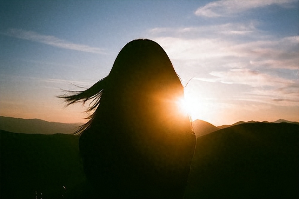 很悲伤的爱情心酸语录(图1)