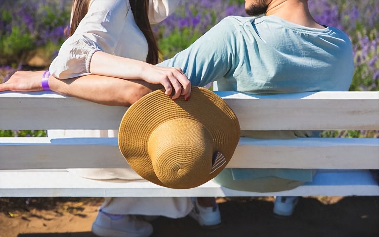 浪漫爱情句子短句（给最爱的人的真心表白）(图2)