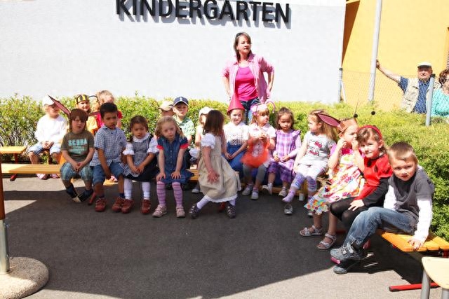 借力借势养娃：为什么欧美相信"养个好孩子需要全村的力量"？(图3)