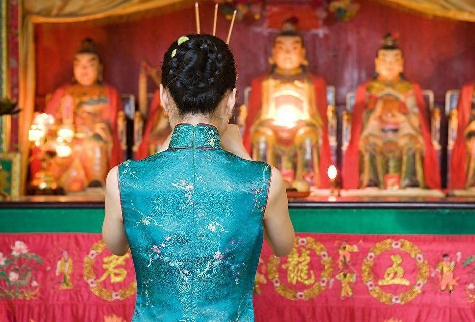 烧香拜佛祈福的时候应该说什么，祈福转运接好了！(图1)