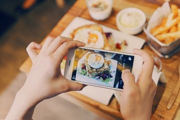 适合朋友圈晒晚餐的15个句子，写进你胃里的美食文案(图2)