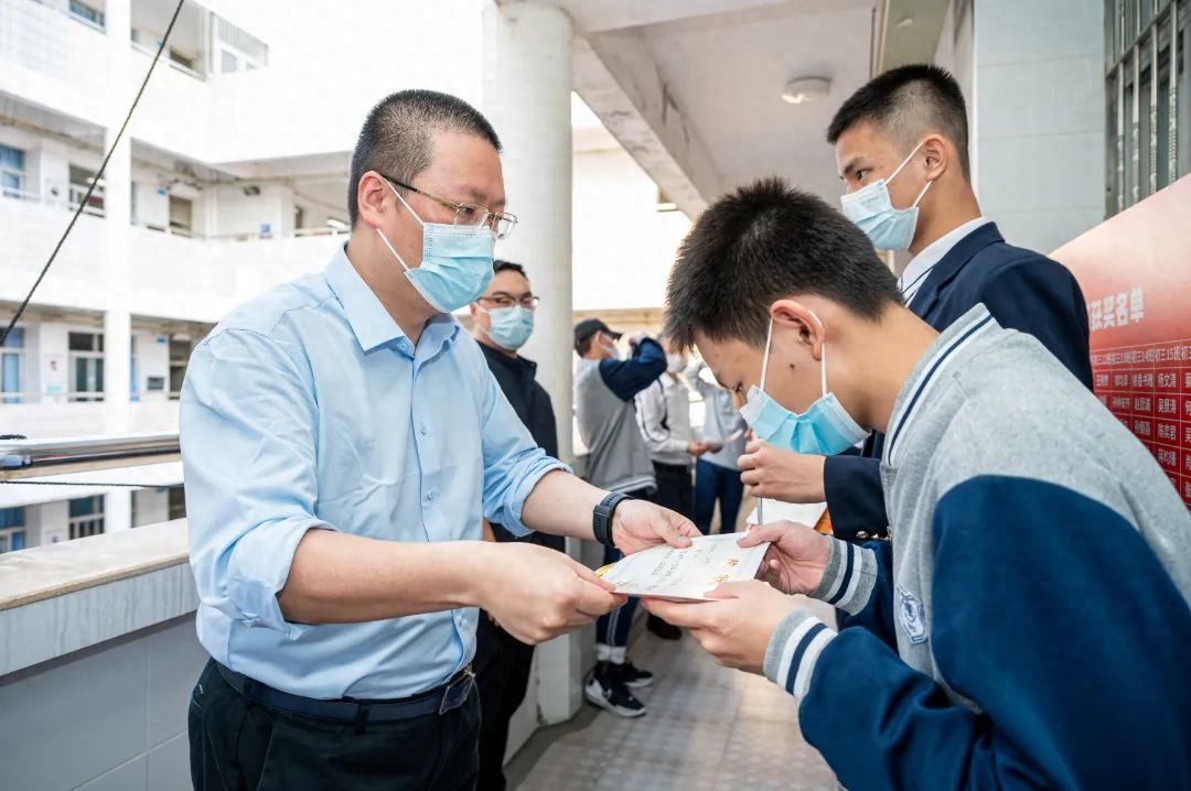 中考！我们来了｜双十初三学子的百日誓师，看完热血沸腾了(图7)