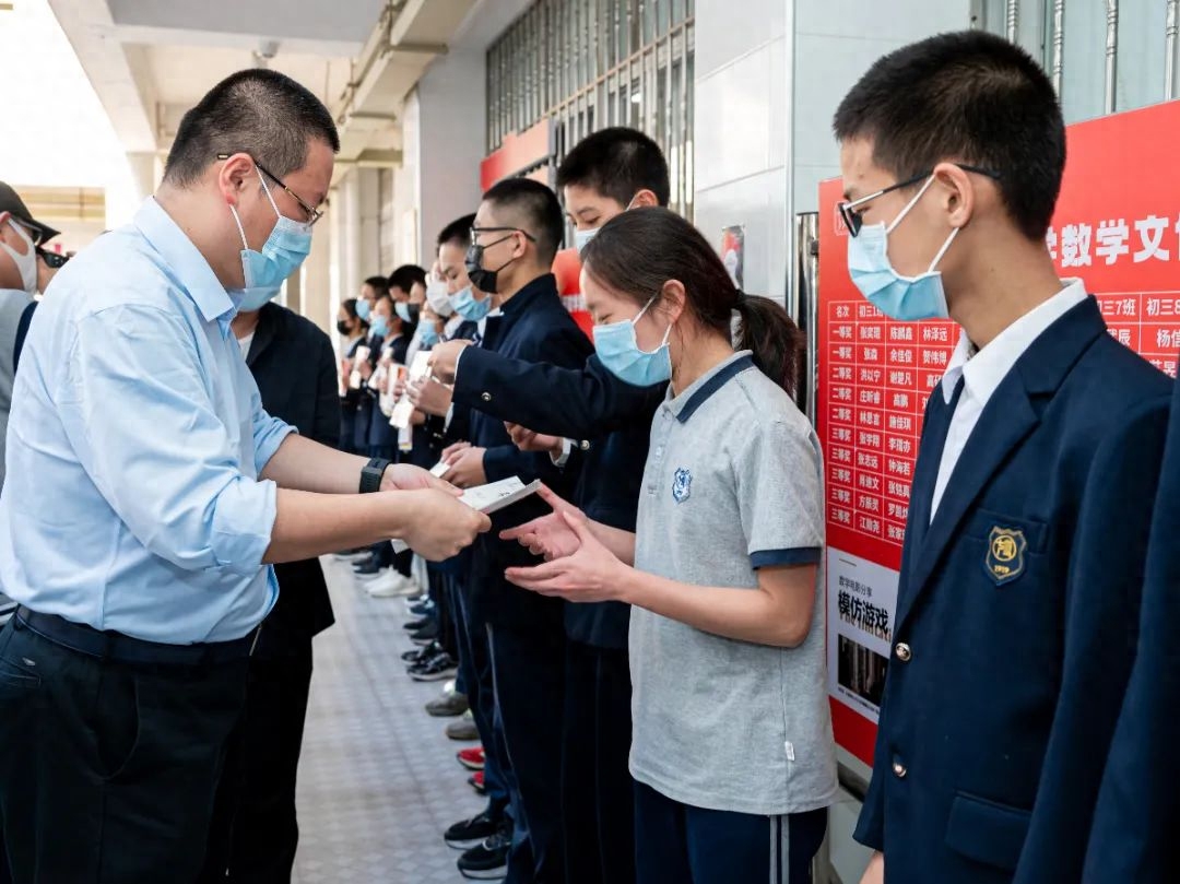 中考！我们来了｜双十初三学子的百日誓师，看完热血沸腾了(图8)
