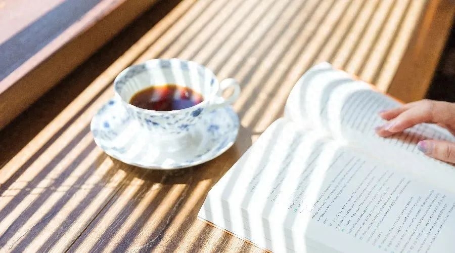 夜读丨书卷多情似故人，笔墨幽香抒情长(图9)