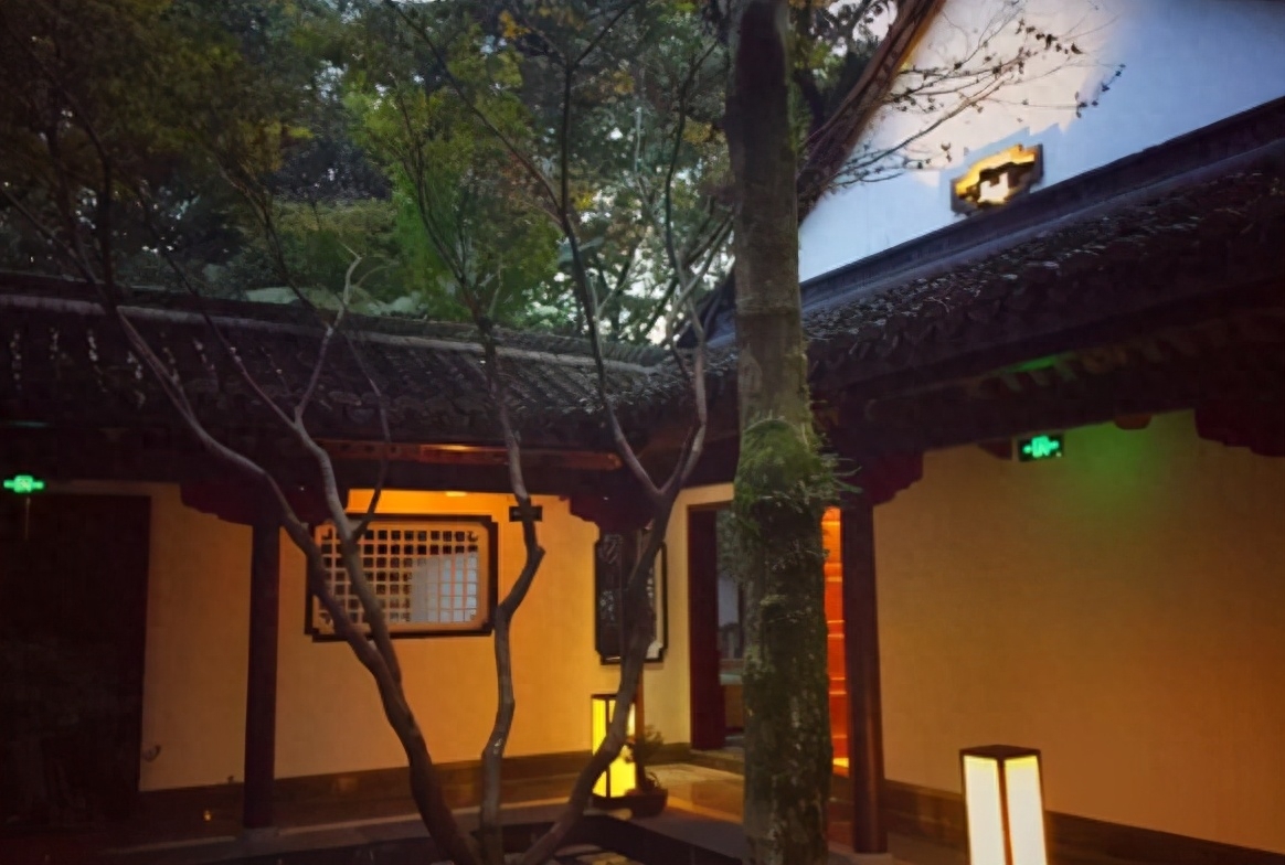 慎独，慎初，慎微，慎友(图1)