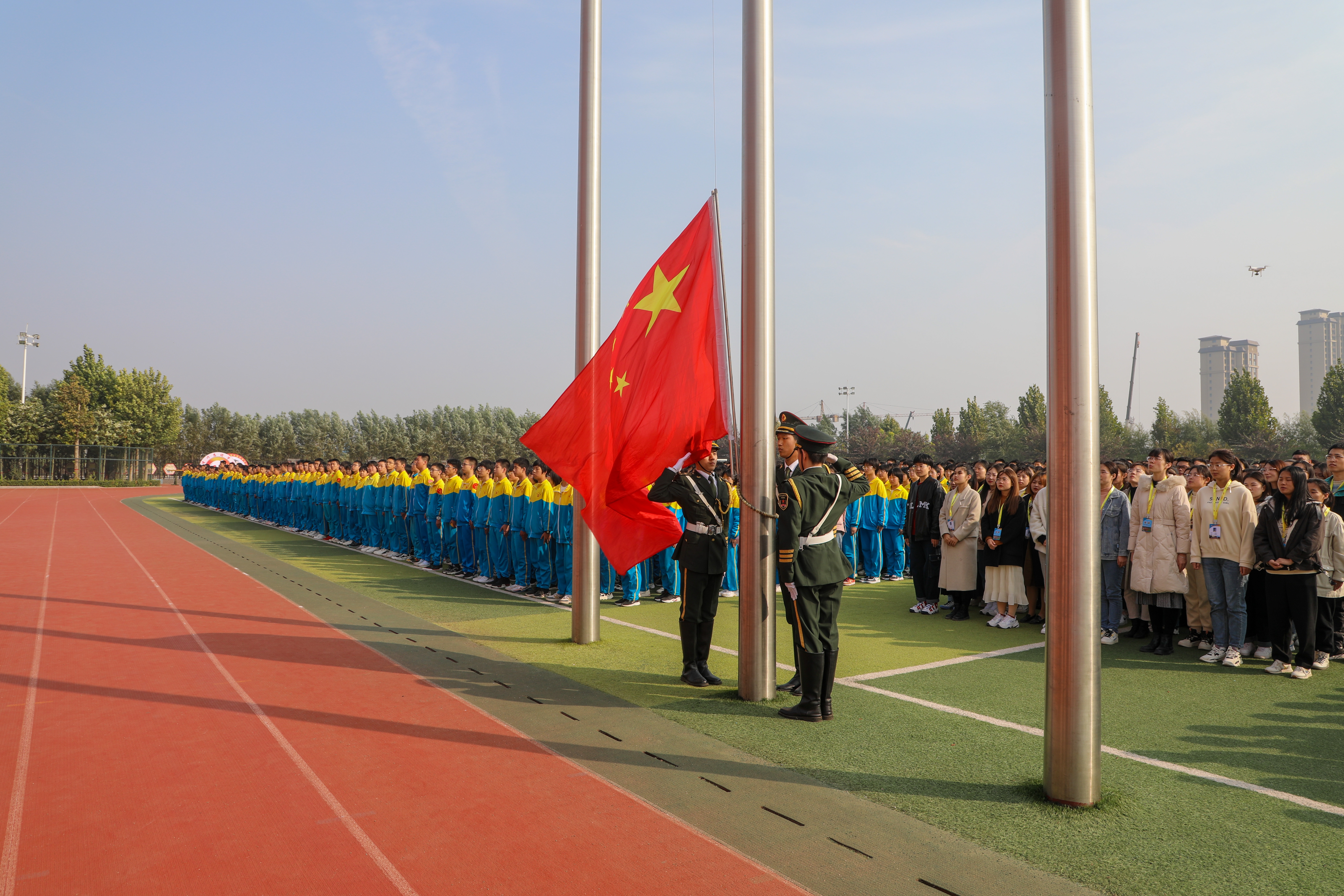 清河志臻｜我追随的光，是五角星的星光——记我校周一升旗仪式(图7)