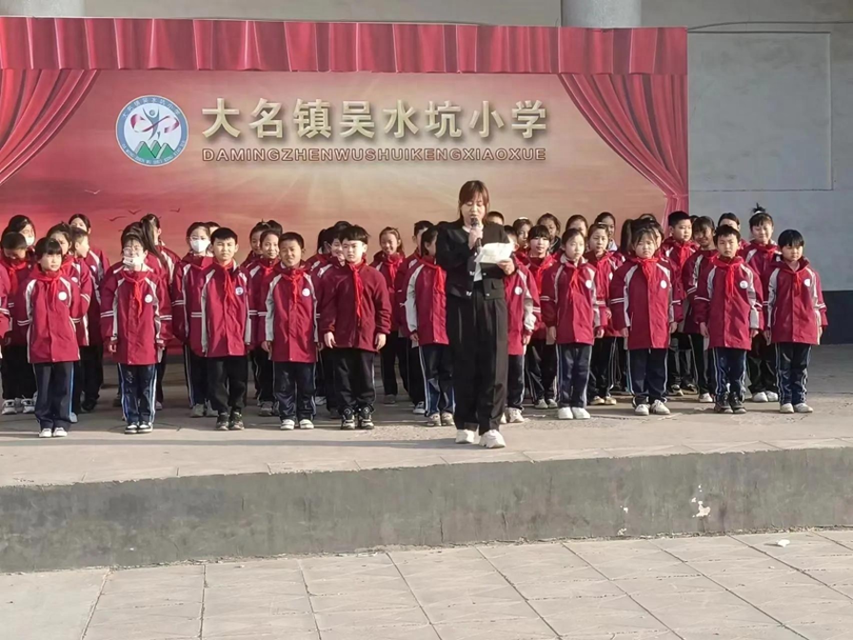 国旗飘飘，伴我成长——升旗仪式(图7)