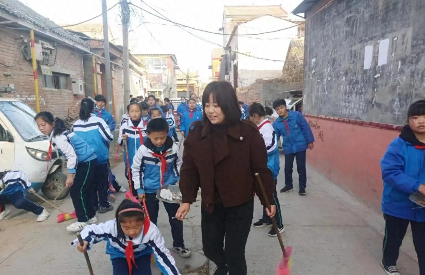 国旗飘飘，伴我成长——升旗仪式(图10)