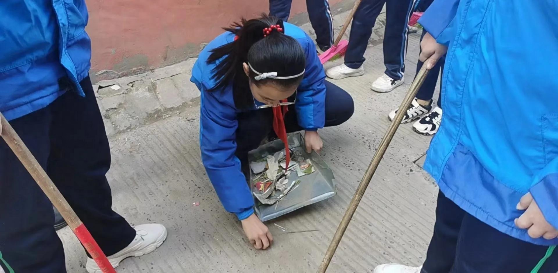 国旗飘飘，伴我成长——升旗仪式(图11)