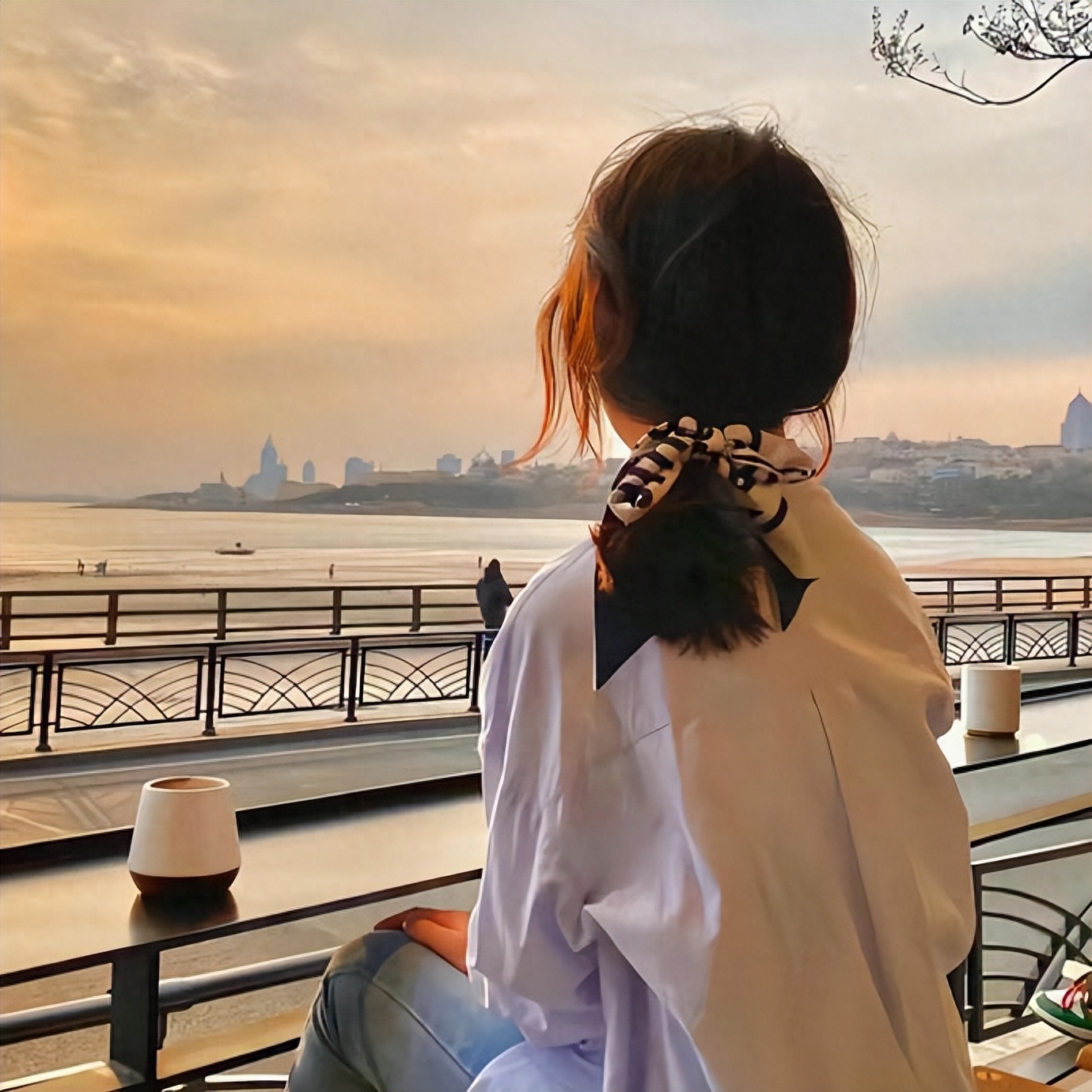 发微信的秒赞文案说说：我用执着，烧死了所有的幼稚和任性(图6)