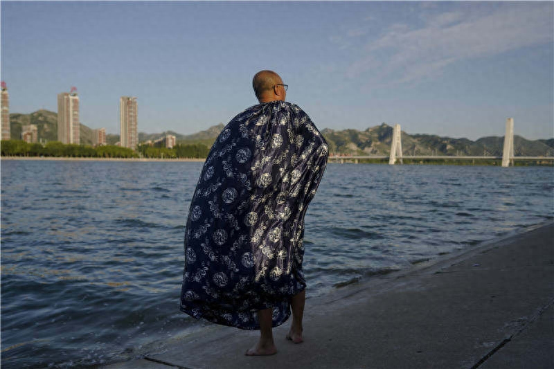 “奥利给大叔”被看见之后(图1)