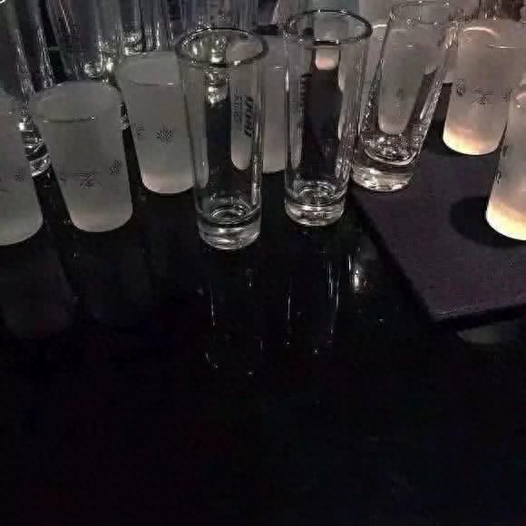 学生党绝对不敢发QQ空间的句子，句句都丧到戳心，忍住泪水(图2)