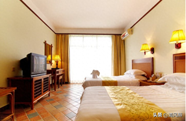 逛街的幽默朋友圈心情说说(图1)